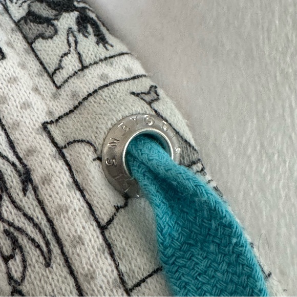 Disney Parks Minnie Mouse Comic-Print Zip Hoodie – Size M - Picture 6 of 9